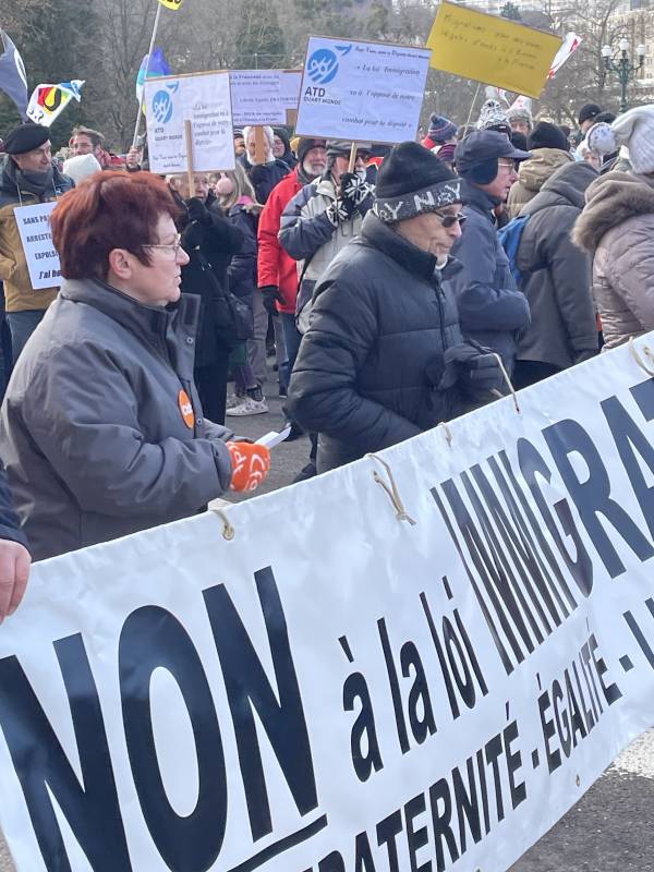 Marche citoyenne contre la loi immigration (2)