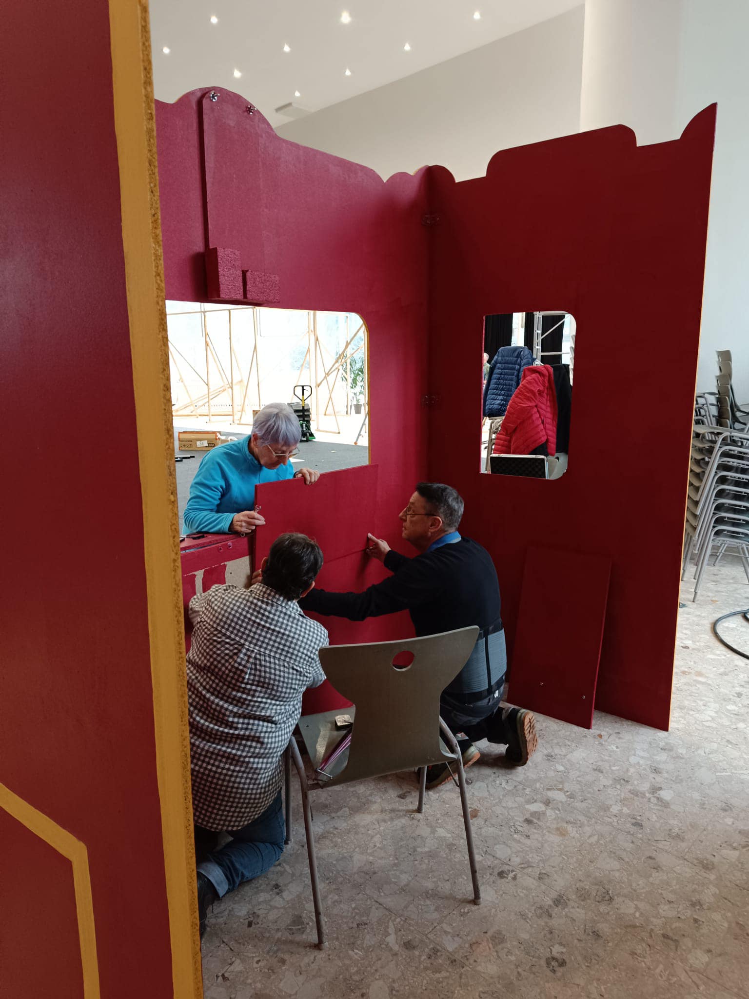 Montage_Décors_Soirée_Repas-Théâtre_Comité_des_Fêtes_SDDV (1)