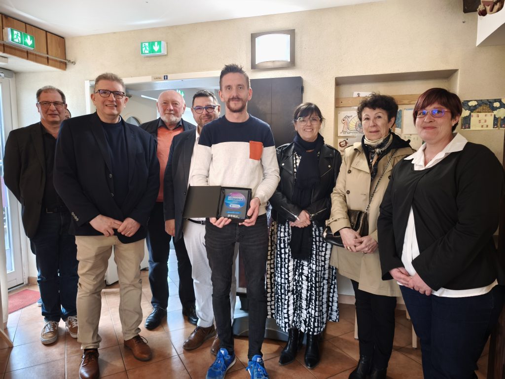 Une remise de prix qui s'est déroulé sur place àLiézey en présence d’Anne-Christine FRÈRE, Présidente de la CCI des Vosges, accompagnée des membres du jury de cette édition. 